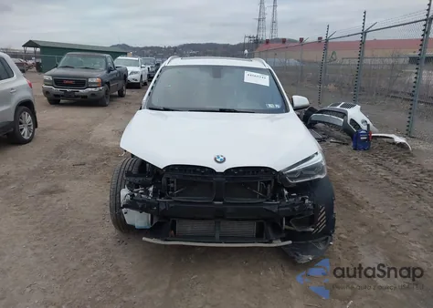 2017 BMW X1 xDrive28I z USA, uszkodzony, nr VIN WBXHT3C31H5F81871